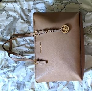 Michael Kors | Camel Shoulder Bag